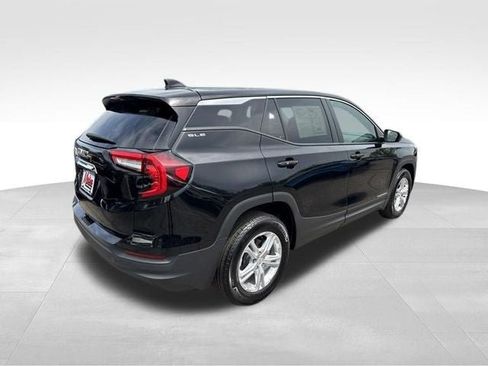 Used 2024 GMC Terrain SLE FWD image 4