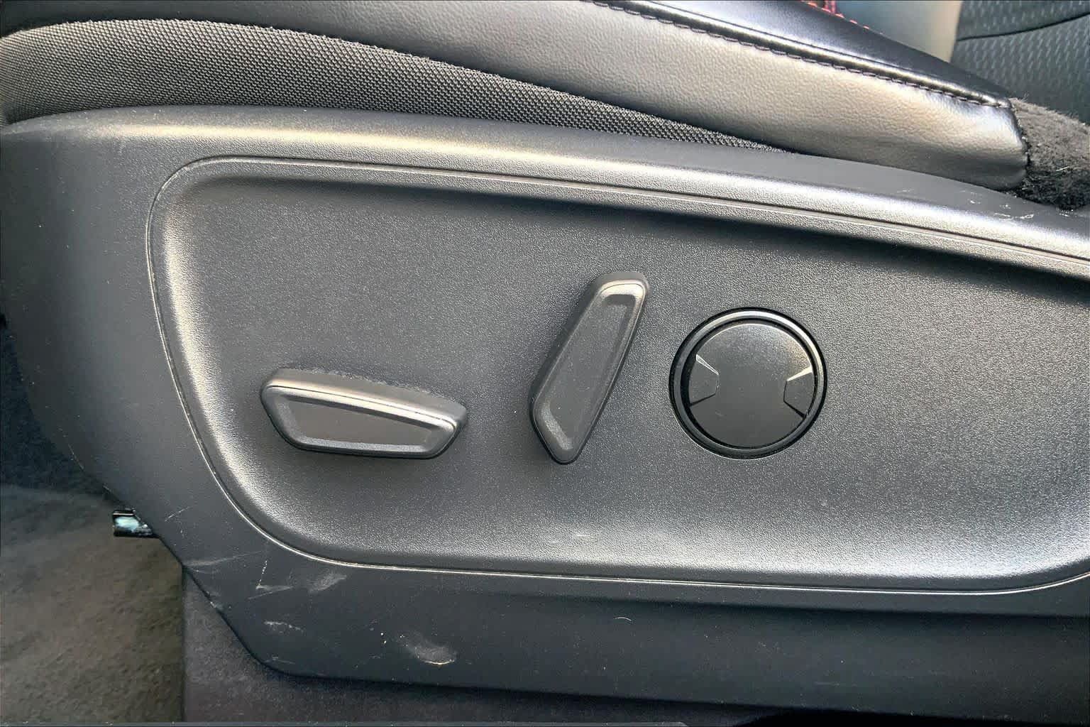 Used 2025 Ford Escape ST-Line FWD image 35