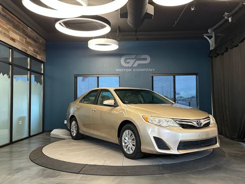 Used 2012 Toyota Camry LE FWD image 1