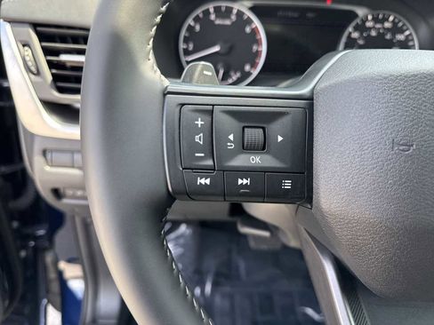Used 2025 Nissan Rogue SV w/ SV Premium Package FWD image 25