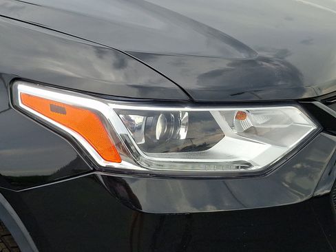 Used 2020 Chevrolet Traverse LT FWD image 9