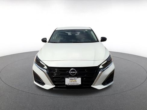 Used 2025 Nissan Altima 2.5 SV FWD image 4