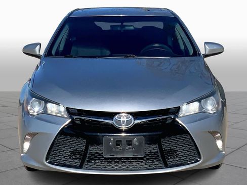 Used 2017 Toyota Camry XSE image 3