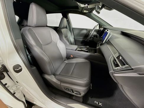 Used 2025 Lexus RX 350 Premium w/ Accessory Package (Z1) image 30