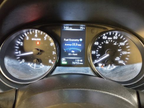 Used 2017 Nissan Rogue SV FWD image 22