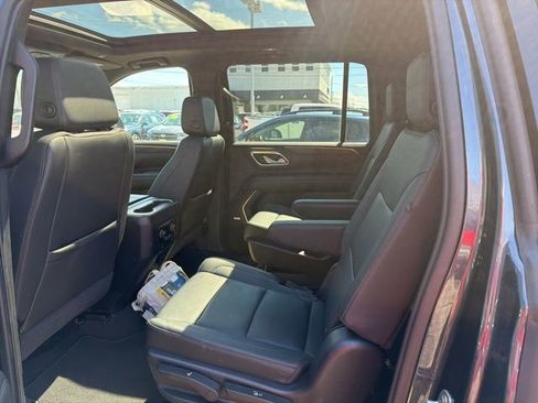 Used 2021 Chevrolet Suburban Z71 image 8