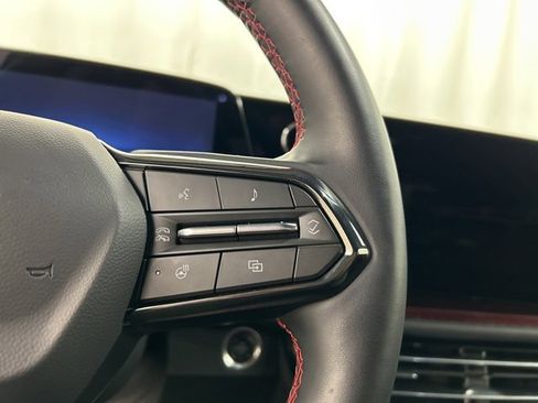 Used 2024 Chevrolet Traverse RS image 12