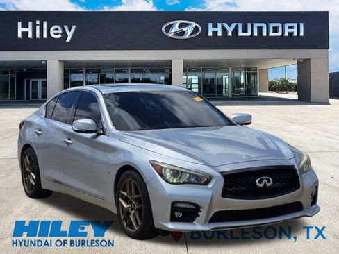 Used 2015 INFINITI Q50 Premium w/ Navigation Package RWD image 2