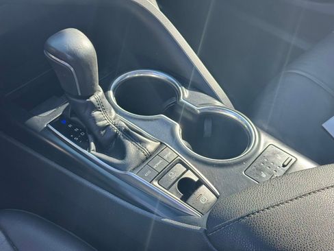 Used 2018 Toyota Camry XSE image 22