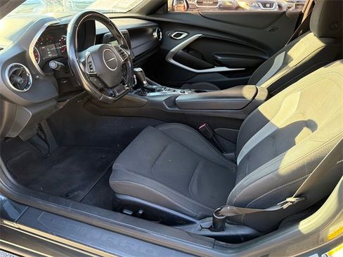 Used 2018 Chevrolet Camaro LT image 9