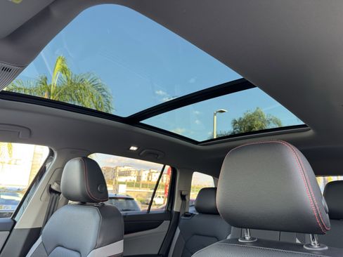 Certified 2025 Volkswagen Atlas Peak Edition SE image 32