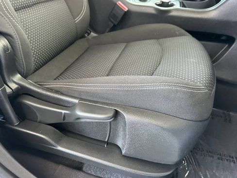 Used 2024 GMC Terrain SLE FWD image 23