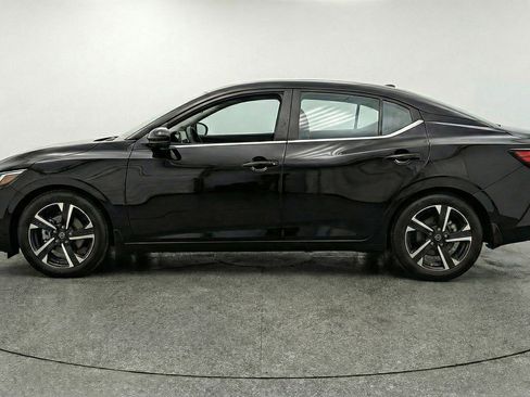 Used 2025 Nissan Sentra SV image 5