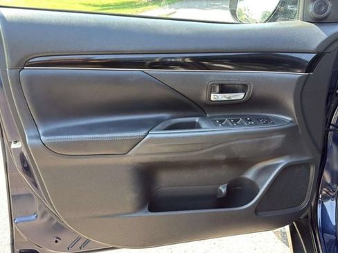 Used 2020 Mitsubishi Outlander SE AWD/4WD image 21