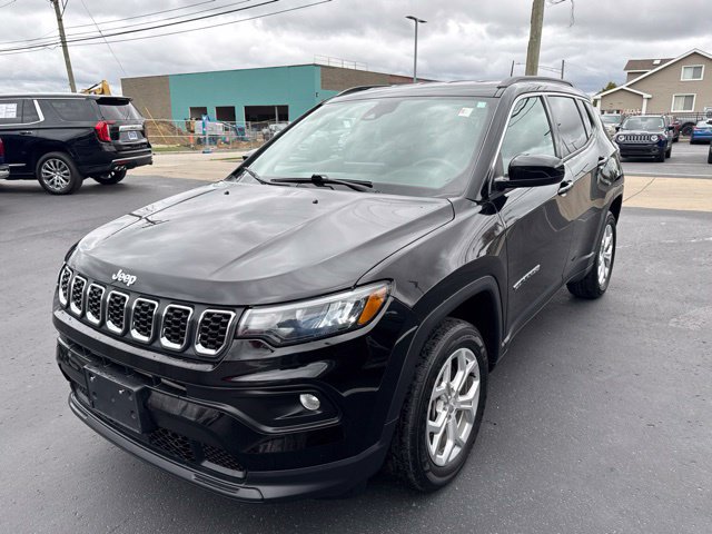 Used 2024 Jeep Compass Latitude AWD/4WD image 7