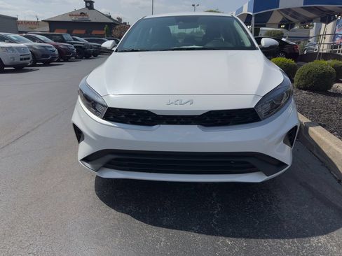 Used 2024 Kia Forte LXS w/ LXS Technology Package FWD image 3