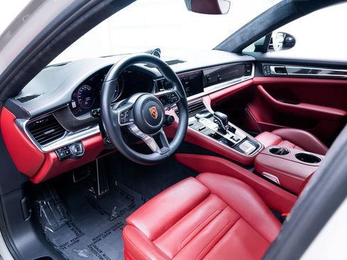 Used 2020 Porsche Panamera GTS w/ Premium Package Plus AWD/4WD image 27