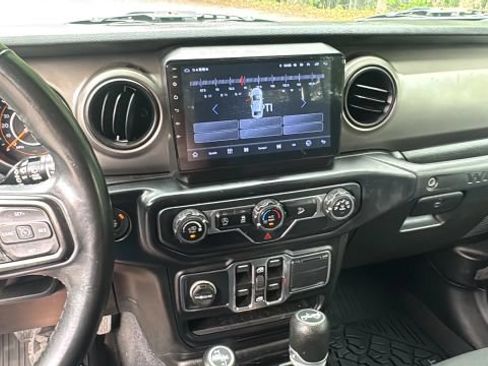 Used 2019 Jeep Wrangler Unlimited Sport S AWD/4WD image 16