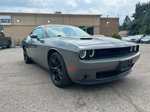 Used 2018 Dodge Challenger SXT Plus RWD image 3