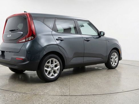 Used 2025 Kia Soul LX w/ LX Technology Package FWD image 9