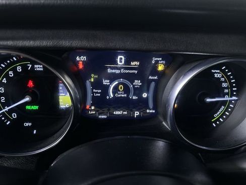Used 2022 Jeep Wrangler Unlimited Rubicon 4xe w/ Cold Weather Group AWD/4WD image 12