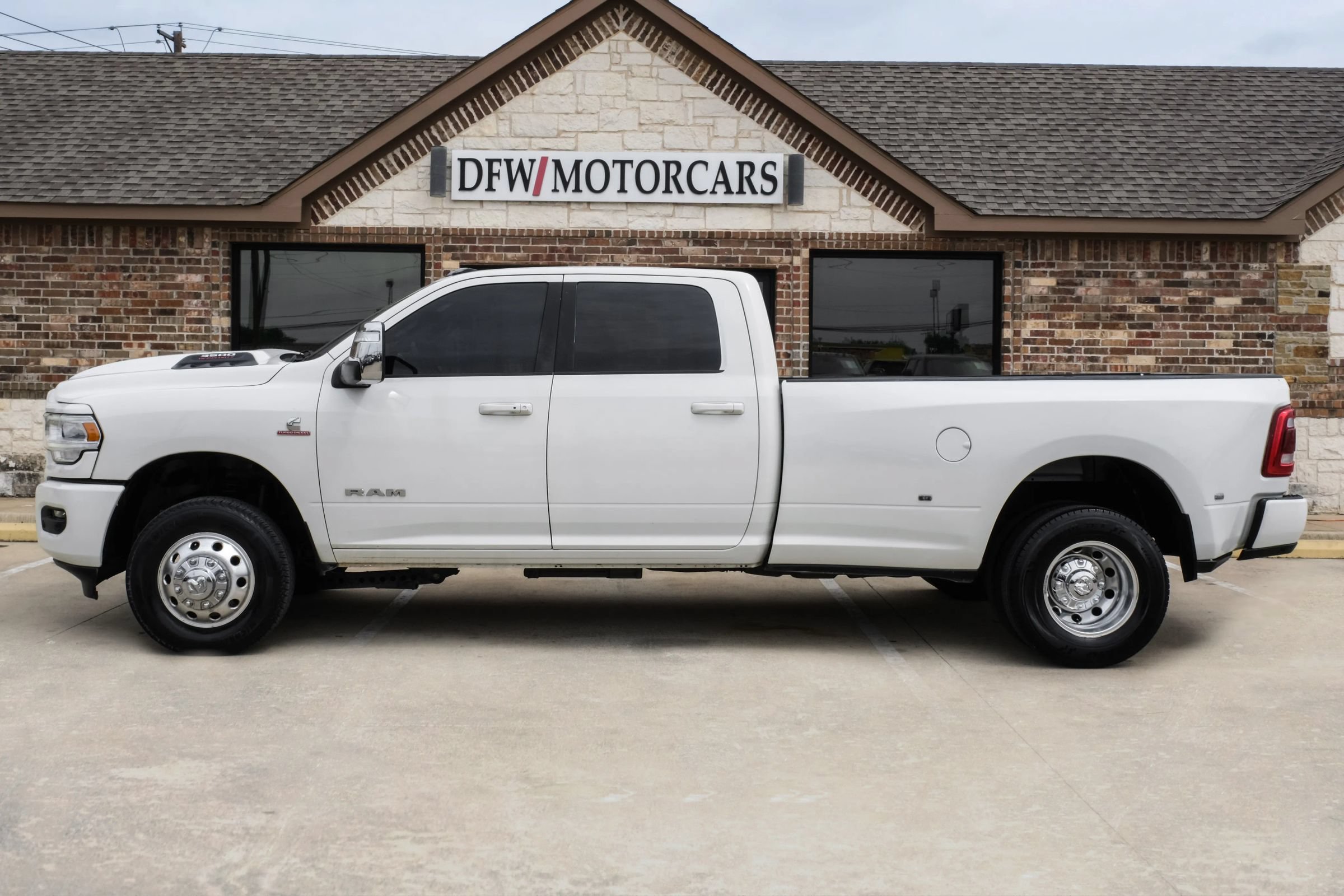 Used 2024 RAM 3500 Laramie w/ Sport Appearance Package AWD/4WD image 7
