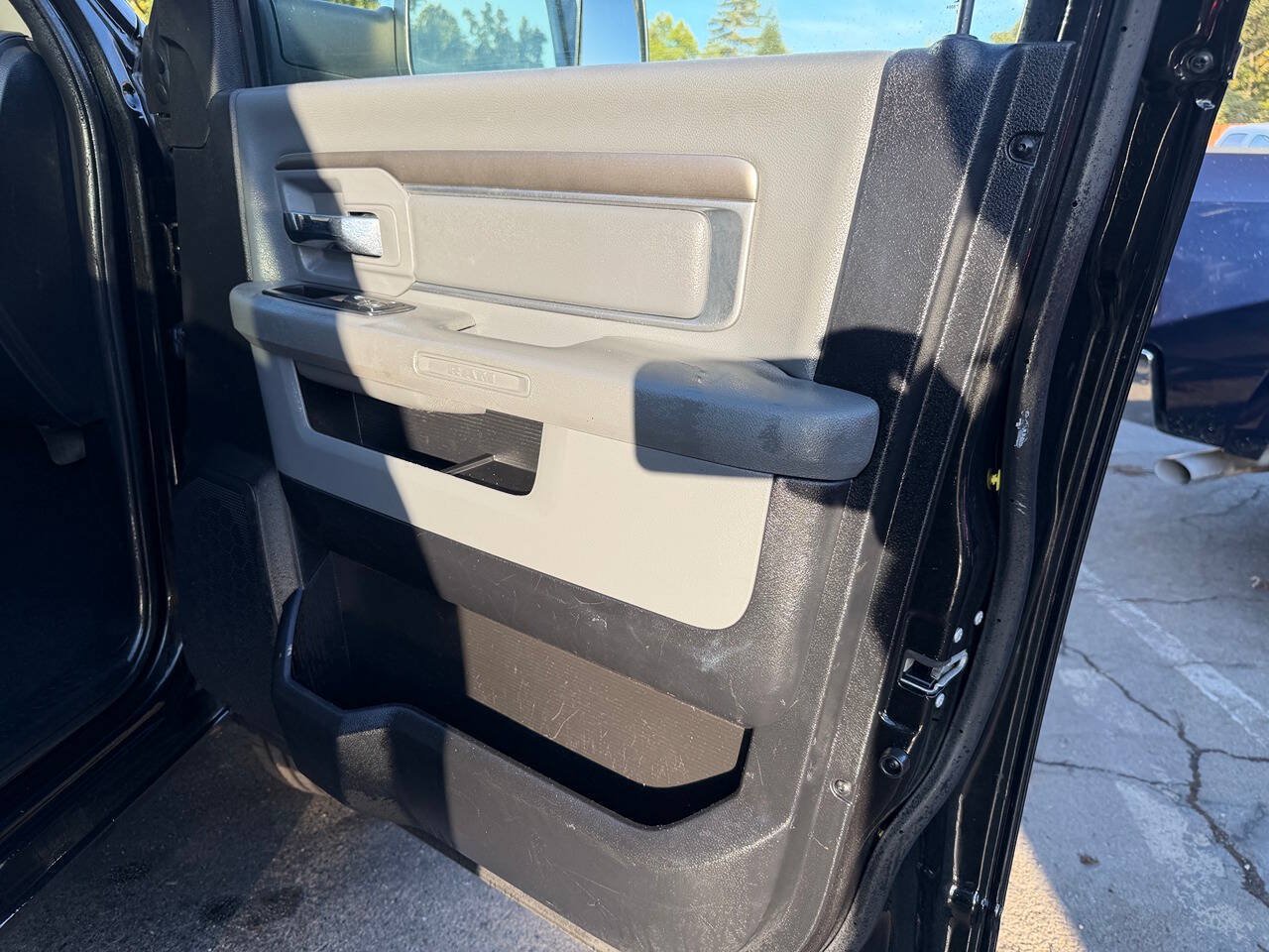Used 2018 RAM 3500 SLT AWD/4WD image 24