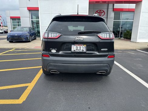 Used 2019 Jeep Cherokee Latitude w/ Cold Weather Group AWD/4WD image 5