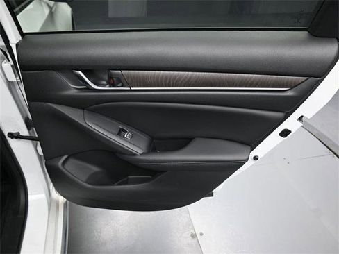 Used 2022 Honda Accord EX-L image 35