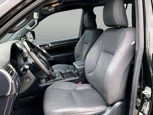 Used 2023 Lexus GX 460 Premium w/ Accessory Package AWD/4WD image 8