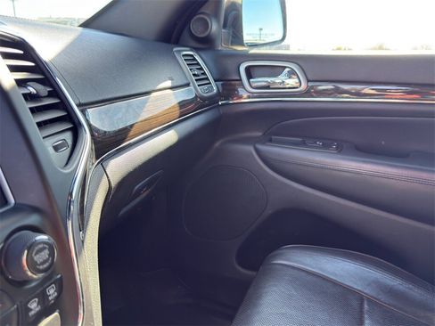 Used 2018 Jeep Grand Cherokee Overland image 21