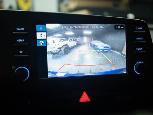 Used 2025 Hyundai Elantra Sport FWD image 22