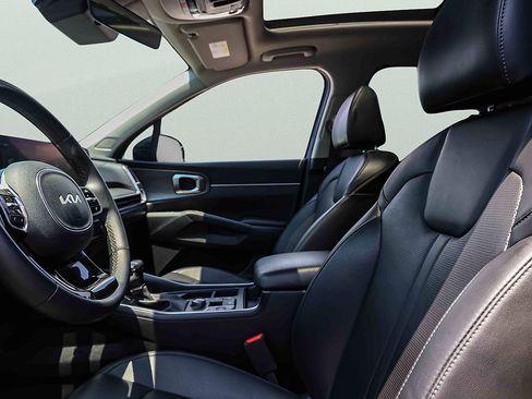 Certified 2024 Kia Sorento X-Line EX AWD/4WD image 9