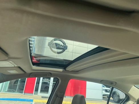 Used 2017 Honda Accord EX image 2