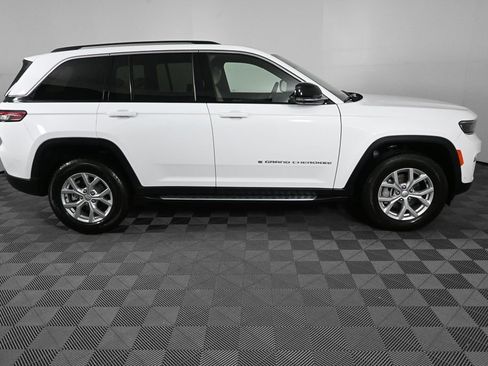 Used 2023 Jeep Grand Cherokee Limited w/ Luxury Tech Group II image 25