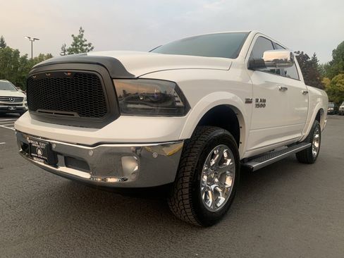 Used 2017 RAM 1500 Laramie w/ Convenience Group image 15