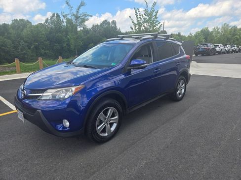 Used 2015 Toyota RAV4 XLE AWD/4WD image 1