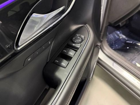 Certified 2025 Buick Envision Preferred AWD/4WD image 12