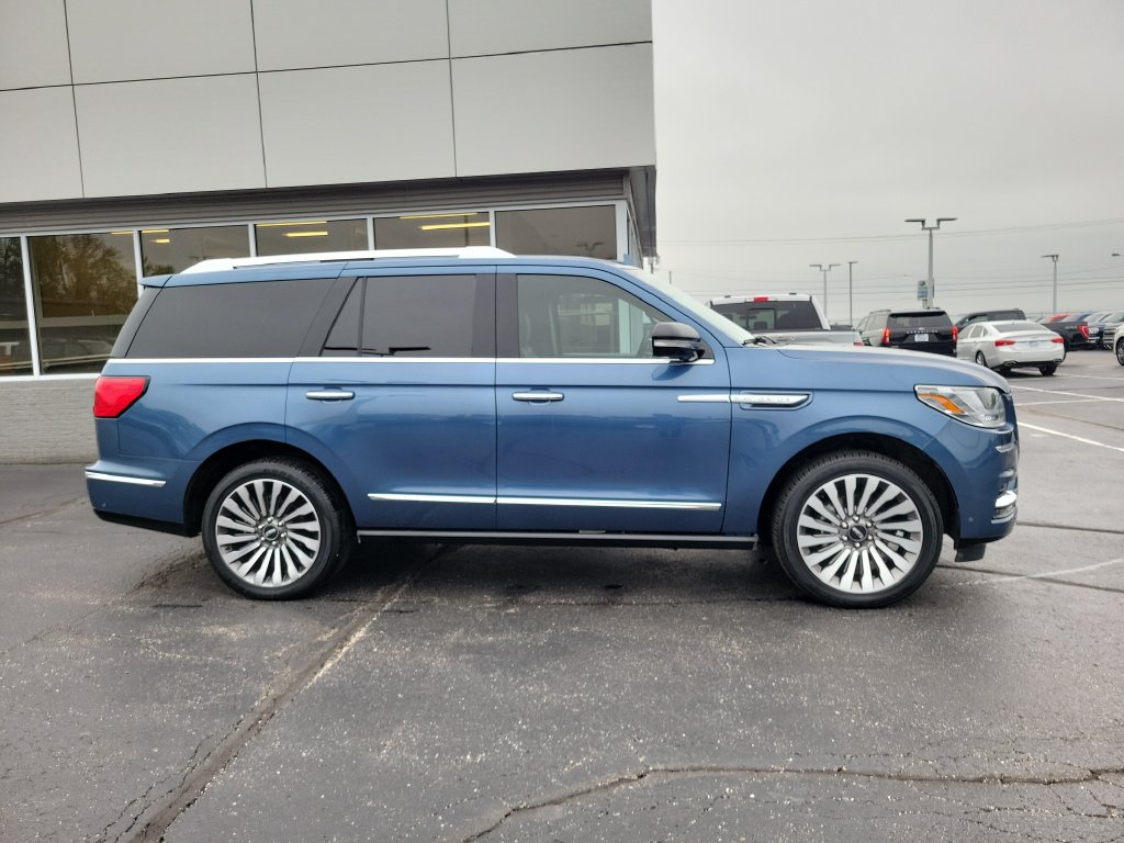 Certified 2019 Lincoln Navigator Reserve AWD/4WD image 3