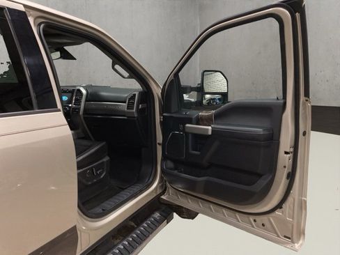 Used 2017 Ford F350 Lariat w/ Lariat Ultimate Package image 18