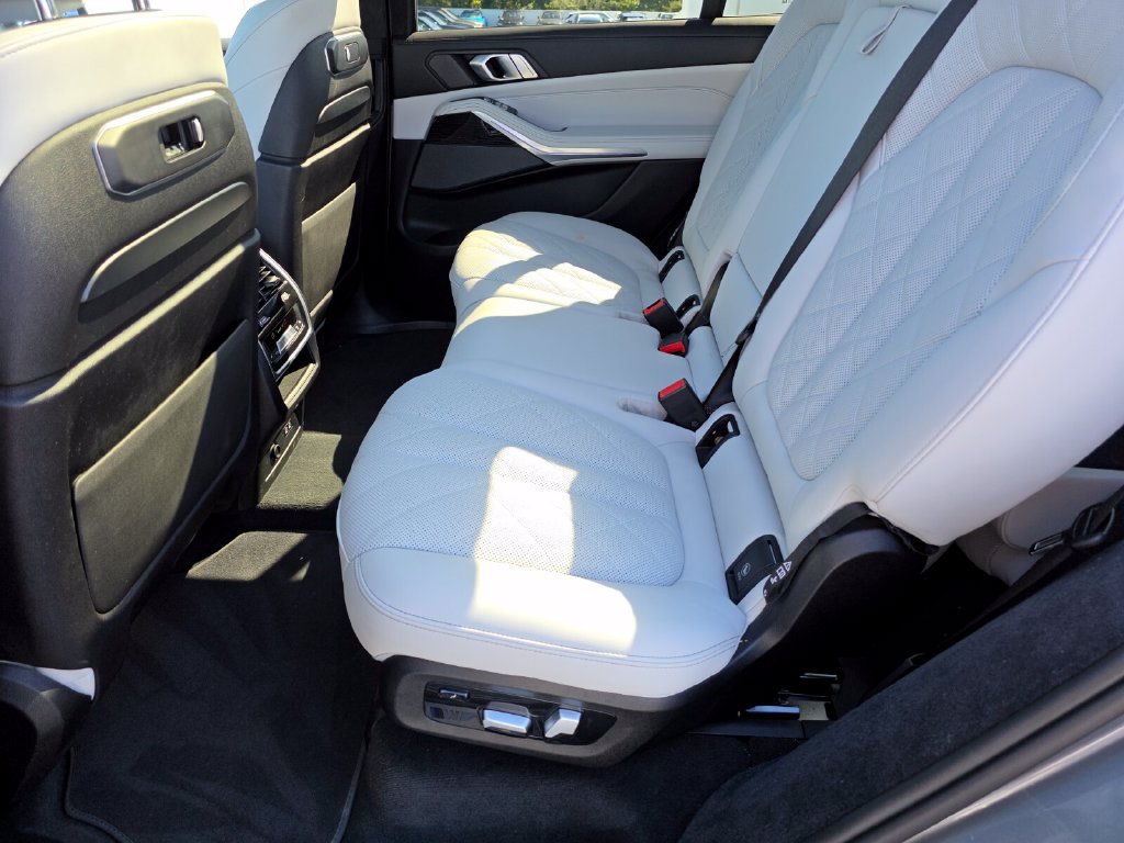 Certified 2024 BMW X7 xDrive40i w/ Executive Package AWD/4WD image 14