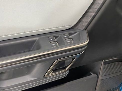 Used 2024 Rivian R1S Adventure image 12