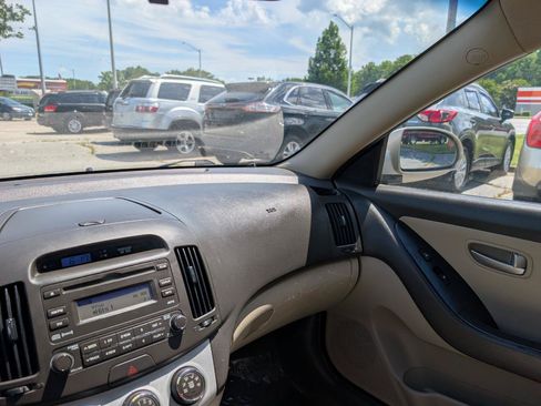 Used 2009 Hyundai Elantra GLS FWD image 25