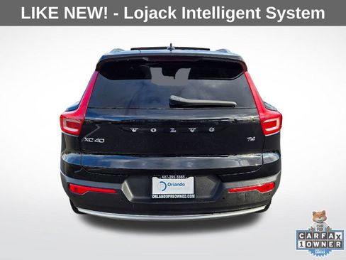 Used 2019 Volvo XC40 T4 Momentum image 7