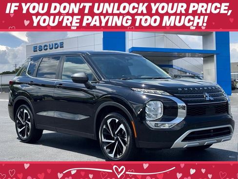 Used 2022 Mitsubishi Outlander SE image 1