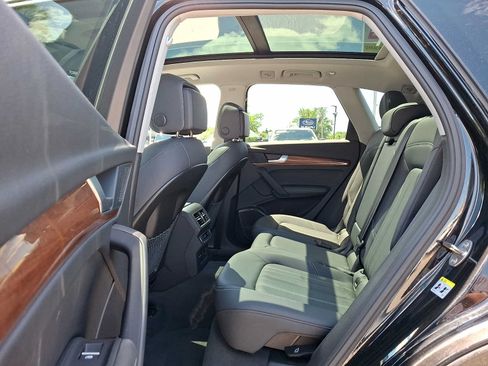 Used 2023 Audi Q5 2.0T Premium Plus w/ Premium Plus Package AWD/4WD image 10