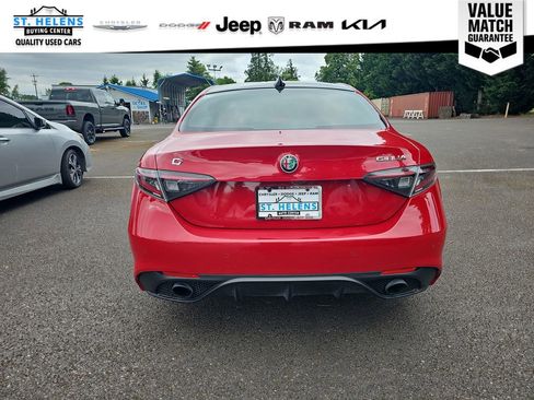 Used 2024 Alfa Romeo Giulia Veloce AWD/4WD image 5
