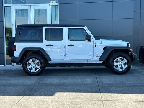 Used 2018 Jeep Wrangler Unlimited Sport S AWD/4WD image 2