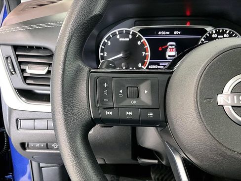 Used 2023 Nissan Rogue SV FWD image 21