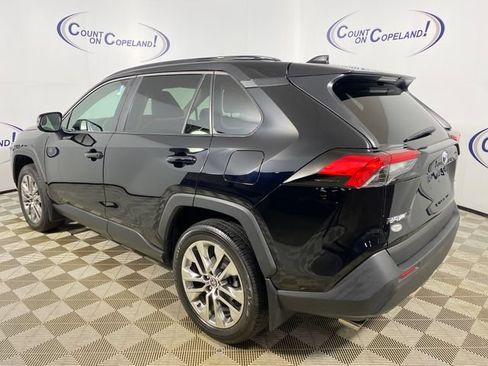 Used 2021 Toyota RAV4 XLE Premium AWD/4WD image 4